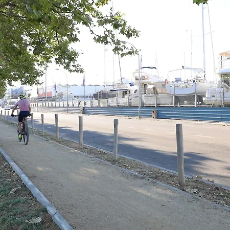 Apartment Alquiler En Residencial Porto Marina,roses, Amantes De La Bicicleta, El Running, Paseos, El Sol Y El Relax Junto A La Piscina, Un Entorno De Parques Naturales, Playas Y Ambiente Vacacional - Es-366-1 Roses