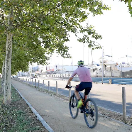 Alquiler En Residencial Porto Marina,roses, Amantes De La Bicicleta, El Running, Paseos, El Sol Y El Relax Junto A La Piscina, Un Entorno De Parques Naturales, Playas Y Ambiente Vacacional - Es-366-1 Roses