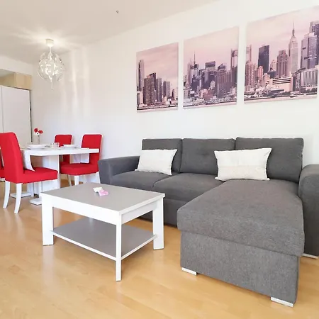 Apartment Alquiler En Residencial Porto Marina,roses, Amantes De La Bicicleta, El Running, Paseos, El Sol Y El Relax Junto A La Piscina, Un Entorno De Parques Naturales, Playas Y Ambiente Vacacional - Es-366-1 Roses